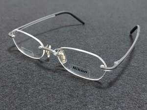 新品 Nikon　ニコン　メガネ　眼鏡　高級感　上品　ツーポイント　超軽量　軽い　超弾性