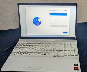 美品　富士通ノートパソコン　FMVA43F1WG Windows11　Ryzen3　ホワイト