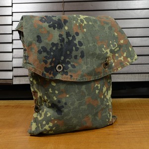 ドイツ軍放出品 テントシート収納バッグ Flecktarn フレクター迷彩 軍幕収納袋 [ 良い ] パップテント収納 ポーチ