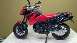 スケール 1/18 KTM DUKE LC4 ！ 世界の名バイクコレクション ！ Maist