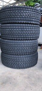 A138 DUNLOP SP090 冬タイヤ　365/70R22.5 160J 4本セット