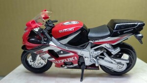 スケール 1/18 SUZUKI R GSX 1000 ！ 世界の名バイクコレクション！ Maist