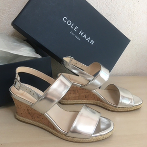 送料無料★即決★美品★コールハーン★23.0cm(US6)★シルバーウェッジサンダル,Cole Haan,Hawaii