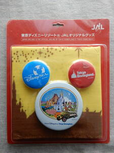 東京ディズニリゾート・JALオリジナルグッズ「缶バッジ3個＋バンダナ」セット　※未開封 　AC971