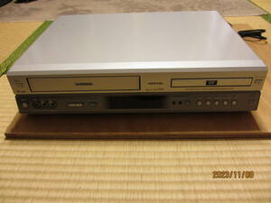 2002年製 東芝VTR一体型DVDビデオプレーヤー 型名SD-V190 ジャンク品