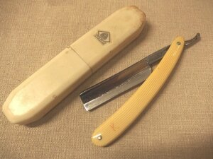 0440408a【メ便】KIKUBOSHI RAZORS ひげ剃り 中古品/全長25cm程度/刃渡り7.5cm程度/西洋剃刀 菊星 80/カミソリ/ゆうパケット発送可能商品