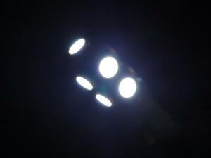 T10 SMD 9連 LED バルブ ウェッジ球　白 ホワイト　ポジション カーテシ バック ナンバー ルーム マップ ドア ランプ