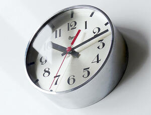 【時計】ドイツ ウルゴス 丸型掛け時計 超シンプルデザイン 電池式