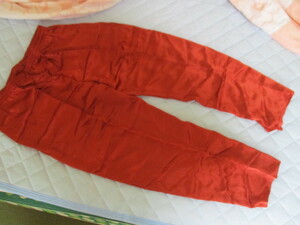 サテンシルク１００％パジャマのパンツのみ　薄オレンジ系　ＸＬ　丈75cm、ウェスト58-90cm、股下47cm。　