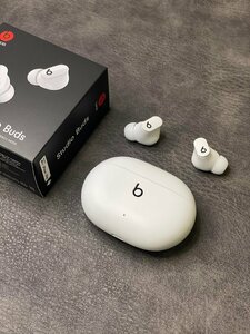 Beats Studio Buds - True Wireless Noise ワイヤレスノイズキャンセリングイヤフォン 白 並行輸入品