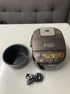 ★ ZOJIRUSHI 象印 黒厚釜 NL-BT05 マイコン炊飯ジャー 3合 炊飯器 家電製品 動作確認済み