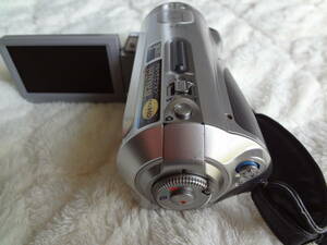 【中古品ビデオカメラ、動作品】　パナソニックHDC-SD3－S　デジタルハイビジョン３CCD搭載　