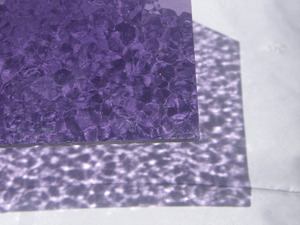 傷シミ多ジャンク　厚み約3㎜　切端　端材　紫　パープル　色硝子　ガラス　板硝子　ステンドグラス　材料　stained glass　purple
