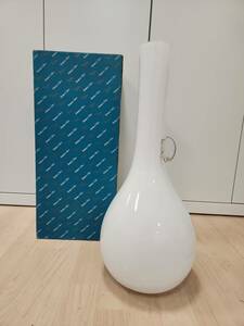 【7608】ガラス　花瓶　花器　硝子　特大　インテリア　フラワーベース　ホワイト　高さ約６０ｃｍ　幅２４ｃｍ　☆中古現状品☆