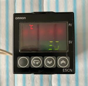 通電確認済　オムロン E5CN-Q2T 
