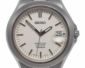 [中古品] 稼働品【SEIKO】セイコー パーペチュアルカレンダー 8F32-0220 クォーツ デイト チタン メンズ 動作OK 純正ブレス 中古品 箱付