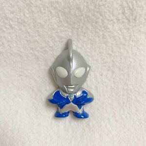 ウルトラマンコスモス★マグネット★高さ約4.5cm〈ｐ