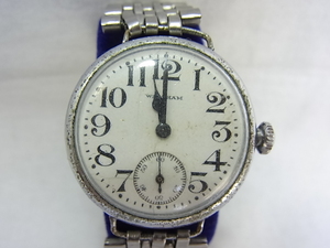 AW.W. WALTHAMスモ－ルセコンド：ウオルサム手巻時計：サイズ31mm正確な年代解らずジャンク品現在動作中ですが経年を得た機種です狂います