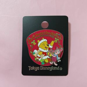 ピンバッジ　サンタクロースのプー　くまのプーさん&ピグレット　クリスマス2001 ディズニーランド　TDL・TDR