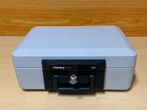 手提げ耐火金庫　Sentry Safe　セントリー　1160　セキュリティ ポータブル手さげ金庫　AX-558889　