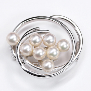 【開】-華やぐ和小物- 7mmパール（真珠）8ピース装飾 SILVER(銀製)帯留め 24.6g 和式装身具 高級ジュエリー AC238
