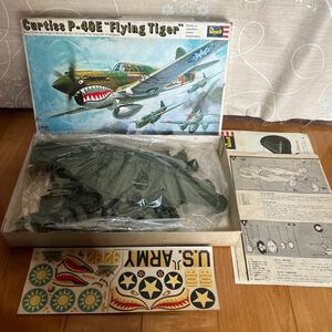 Revell 1/32 Curtiss P-40E Flying Tiger カーチス フライングタイガー　未組立品