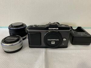 ★☆オリンパス OLYMPUS PEN E-P2 ミラーレス一眼 17mm/14-42mm レンズ2本付 中古品☆★