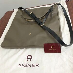 AIGNER アイグナー ショルダーバッグ レザー イタリア製 本革 グレージュ ゴールド金具 レディース 鞄 薄型 斜め掛け シンプル 