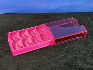 日本製 コスメ【アイラッシュケース】ピンク つけまつ毛 スライド式 カール 携帯用 メイクボックス 化粧品 ヘルスケア レディース 綺麗に
