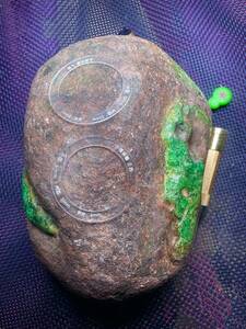 極品　緑翡翠の原石