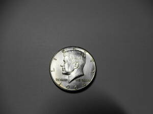 美品　アメリカ銀貨　ケネディー　1964年 おまけ（アメリカ 1ダイム 10セント 1965年 ジェファーソン ニッケル硬貨 1964年 5セント硬貨）