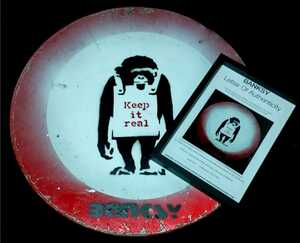 新価格！Banksy(バンクシー)のロードサイン『Keep It Real』道路標識。２００３年にイギリスのEssexでの発見作品■裏面にEurosignsシール有