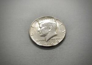 銀貨です　美品 1968年 ケネディ50セント D刻印　送料無料（14244）シルバー400　USA貨幣　アメリカ　ハーフダラー