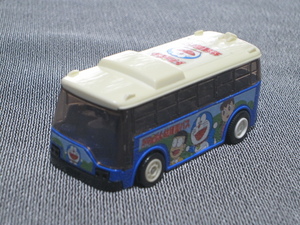 B/Oトミカ　ドラえもん幼稚園バス　　モータートミカ　　中古　　バス　ドラえもん
