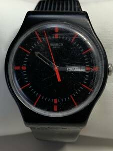 A333 腕時計　Swatch/スウォッチ　IT27 ブラック×レッド　14/0　SWISS フェイス約直径4㎝