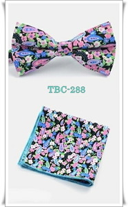 かわいい花柄のポケットチーフ付の蝶ネクタイ　TBC-m288