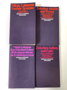 【まとめ】Niklas Luhmann ニクラス・ルーマン 4冊セット 洋書/ドイツ語/社会学/社会システム理論/教育/哲学/【ta03j】