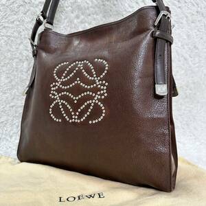 LOEWE レザー ショルダーバッグ クロスボディ 斜め掛け ブラウン系 鞄 アナグラム スタッズ ロエベ メンズ レディース 男女兼用 本革 シボ