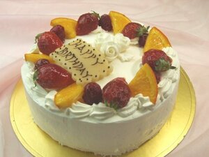 バラの生デコレーションケーキ5号　16ｃｍ　お誕生日、記念日に最適
