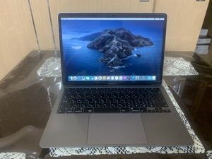 ① 極美品 Apple MacBook Air Retina A2179 2020 モデル Core i3 1.1GHz/13.3インチ/Win10 Pro/8GB/PCI SSD 256GB