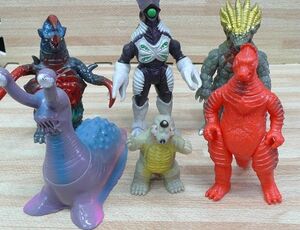 怪獣 ソフビ5体+1ヶおまけ　ナメゴン、アストロモンス、バニラ、ザム星人、サラマンドラ