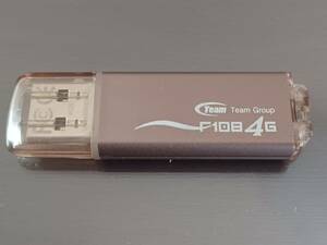 USBフラッシュメモリスティック　Team F108 4GB USB 2.0 Flash Drive (Brown) 