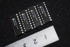 Microchip マイクロチップ　マイコン PIC16C554-04/P 4個1組　　
