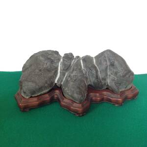 骨董品 古い自然石 水石 滝石 置物 木彫台座付