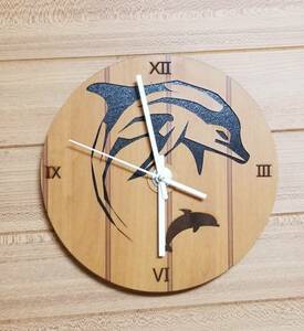 ●手作り壁掛け時計　イルカ模様　静音ムーブ