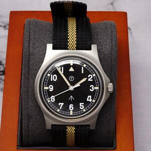 送料無料〓新品〓RDUNAEブランド・MIYOTA2035ムーブメントクオーツ・ミリタリー腕時計・オマージュウオッチ・ナイロン製ベルト