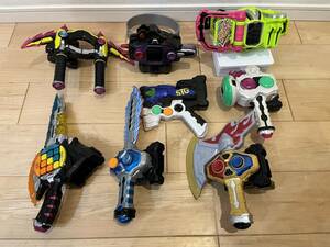 仮面ライダーエグゼイド　変身ベルト　ブレード多数　ガン多数　ガシャット多数　玩具　バンダイ　なりきりセット