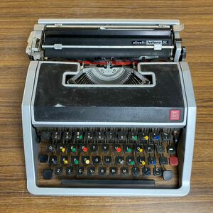 ジャンク品　タイプライター オリベッティーレトロ 昭和レトロ アンティーク olivetti lettere DL z-0301-9