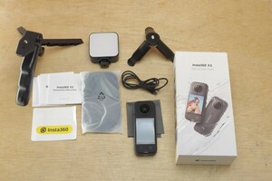 Insta360 ONE X3 48LEDビデオライト ピストルグリップ三脚 ミニ三脚付き 5.7K 360℃ 動画 防水 送料無料