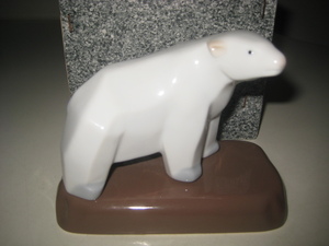 アンティークデザイン 白くま オブジェ 人形　箱付 シロクマ　 陶器製 オブジェ　白熊 ウ 2418